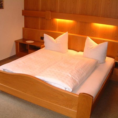 Hotel Garni Mathonerhof Ischgl Esterno foto