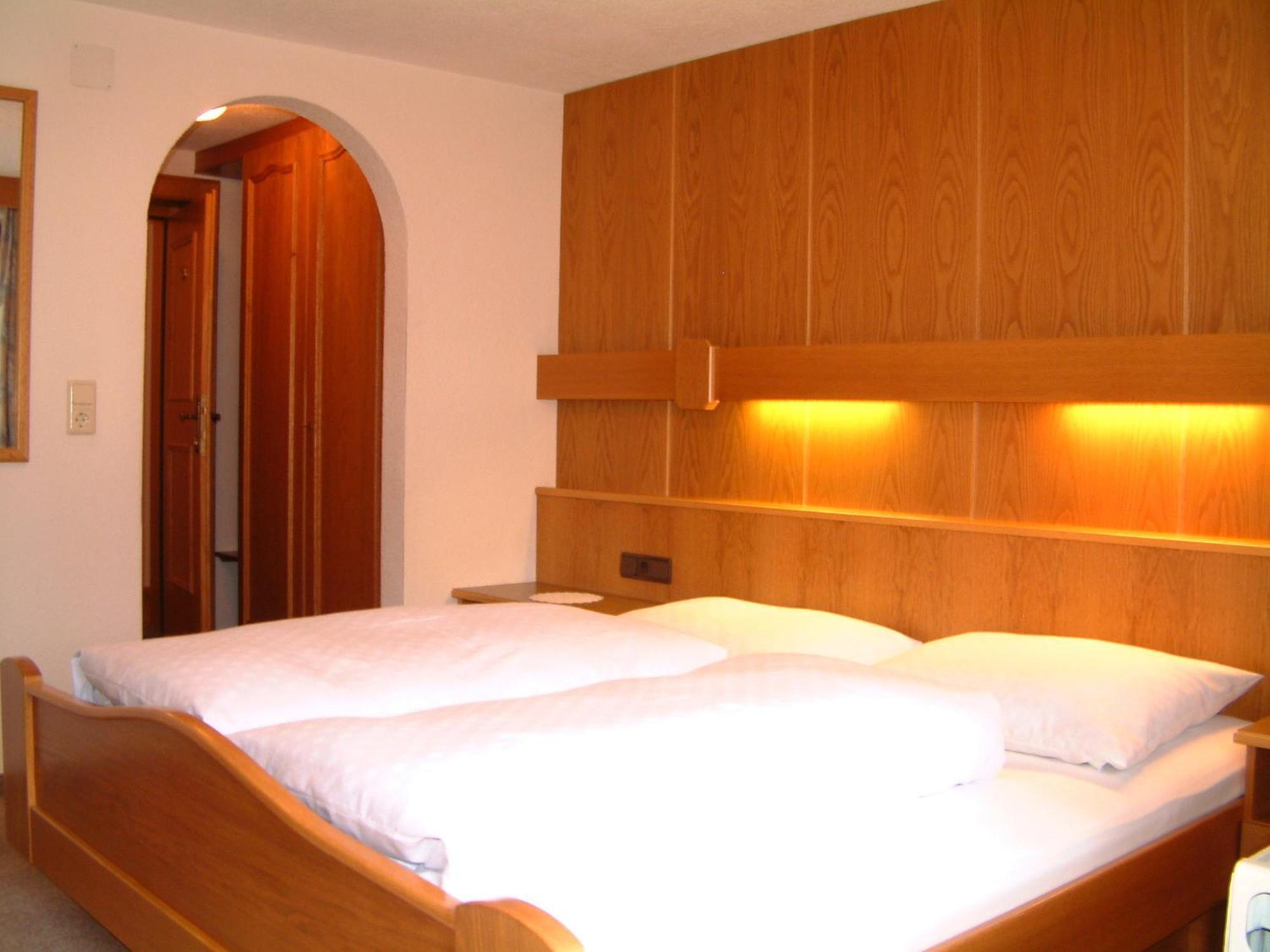 Hotel Garni Mathonerhof Ischgl Esterno foto